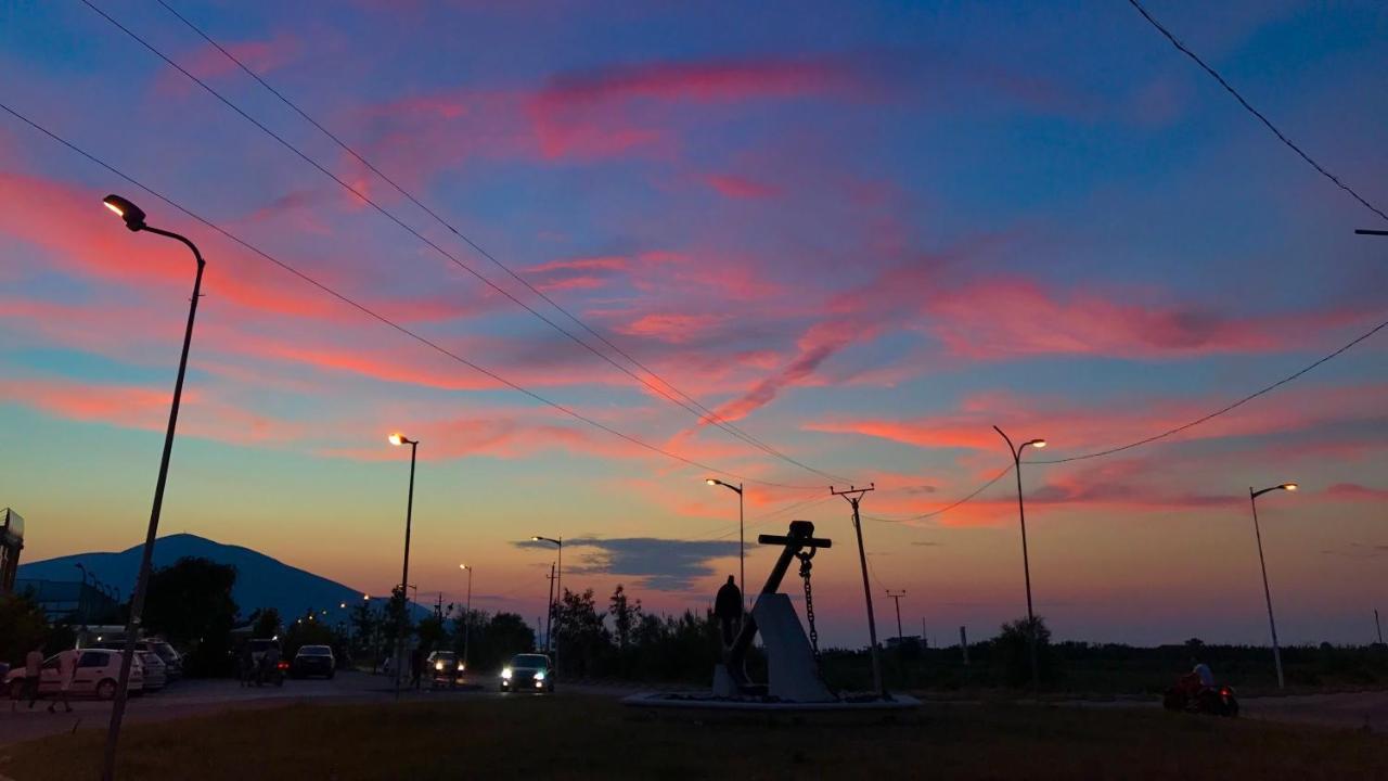 Atlantis Apartments โอริคูม ภายนอก รูปภาพ